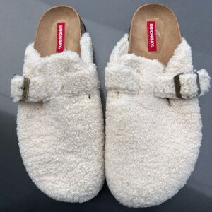 UNIONBAY Cream Fuzzy Buckle Clogs
